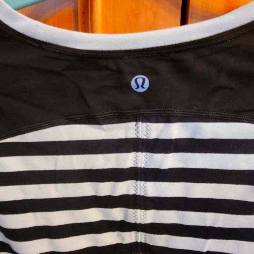 Ladies lululemon long sleeve athletic top